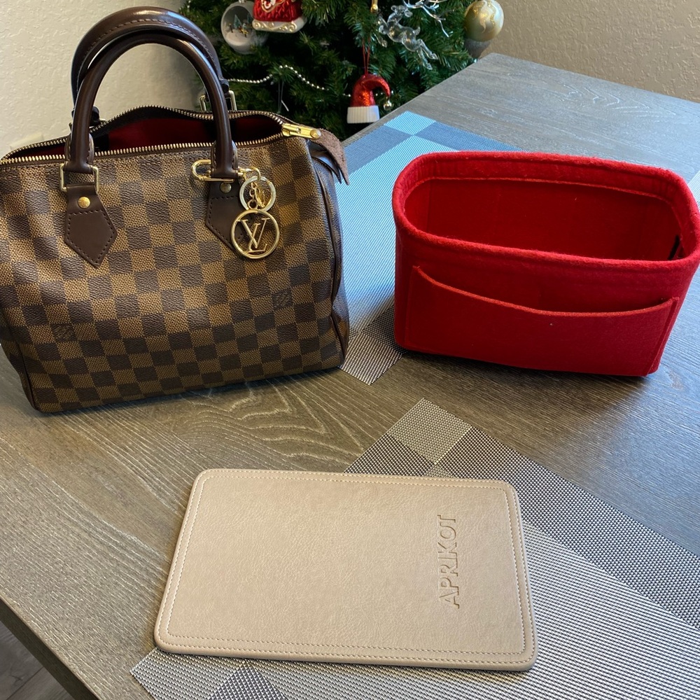 Speedy 25 LV bag in perfect condition like new